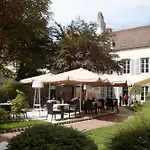 Maison Philippe Le Bon Hotel, Restaurant & Bar Le 19 4*