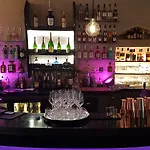 Maison Philippe Le Bon Hotel, Restaurant & Bar Le 19