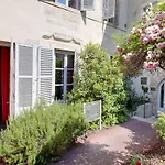 Hotel Maison Philippe Le Bon Hotel, Restaurant & Bar Le 19
