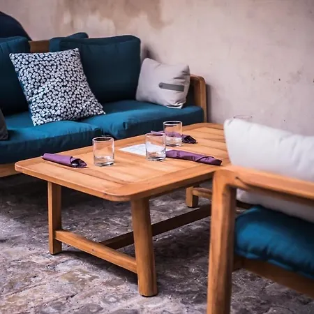 Maison Philippe Le Bon, Les Collectionneurs 4*