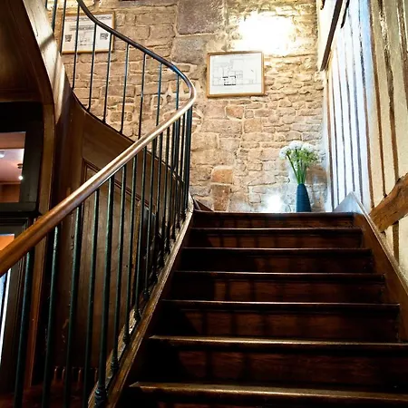 Maison Philippe Le Bon Hotel, Restaurant & Bar Le 19