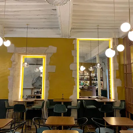 Hotel Maison Philippe Le Bon Hotel, Restaurant & Bar Le 19