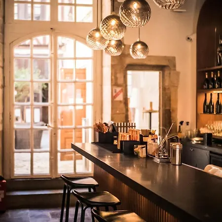 Hotel Maison Philippe Le Bon Hotel, Restaurant & Bar Le 19