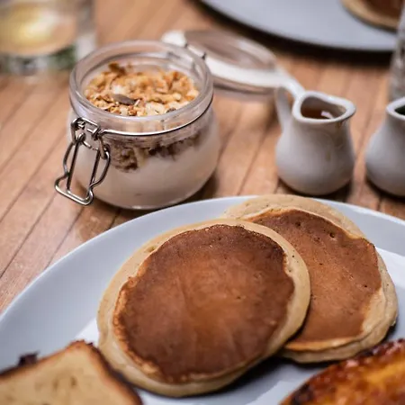 Maison Philippe Le Bon, Les Collectionneurs Hotel 4*