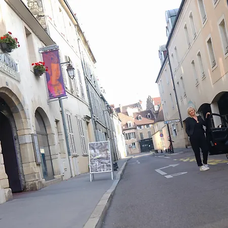 Hotel Maison Philippe Le Bon Hotel, Restaurant & Bar Le 19