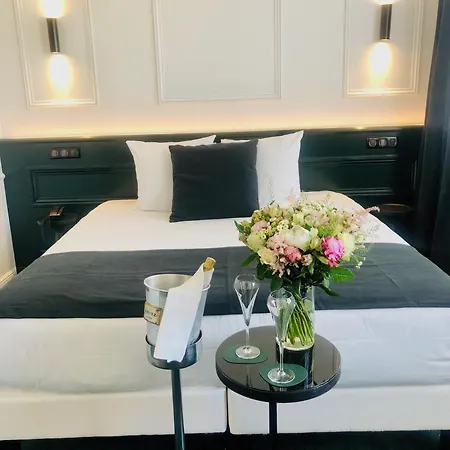 Maison Philippe Le Bon, Les Collectionneurs Hotel