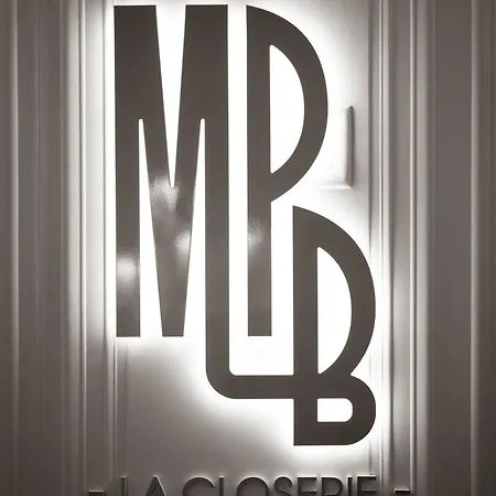 Maison Philippe Le Bon, Les Collectionneurs Hotel 4*