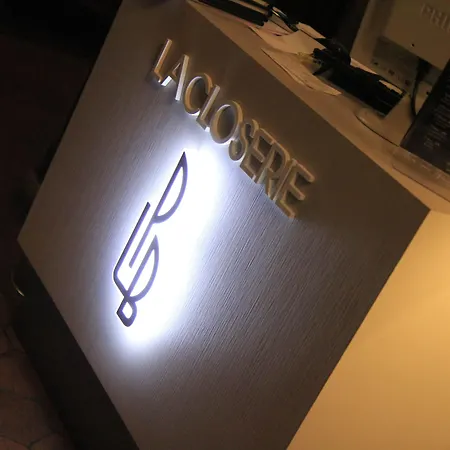 Maison Philippe Le Bon Hotel, Restaurant & Bar Le 19 4*