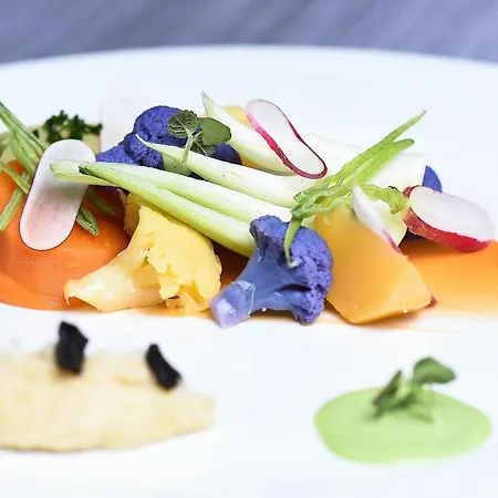 Maison Philippe Le Bon Hotel, Restaurant & Bar Le 19 Hotel