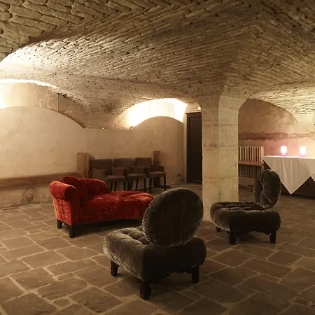 Maison Philippe Le Bon Hotel, Restaurant & Bar Le 19 Hotell 4*