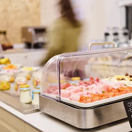 Hotel Maison Philippe Le Bon Hotel, Restaurant & Bar Le 19 4*