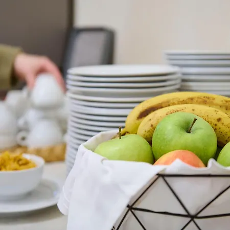 Maison Philippe Le Bon Hotel, Restaurant & Bar Le 19