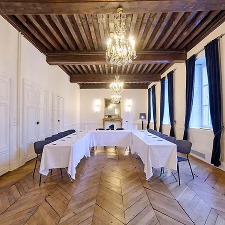 Maison Philippe Le Bon Hotel, Restaurant & Bar Le 19