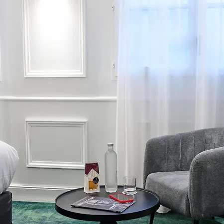 Maison Philippe Le Bon Hotel, Restaurant & Bar Le 19 Hotel 4*