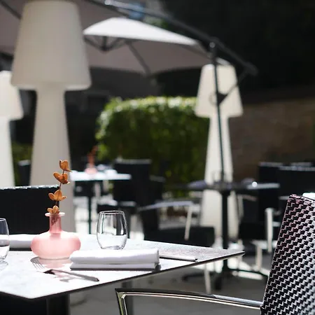 Hotel Maison Philippe Le Bon Hotel, Restaurant & Bar Le 19