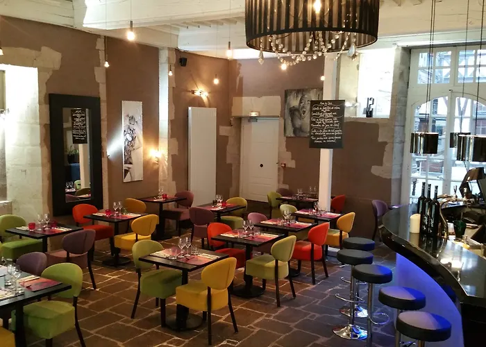 Maison Philippe Le Bon Hotel, Restaurant & Bar Le 19 4*