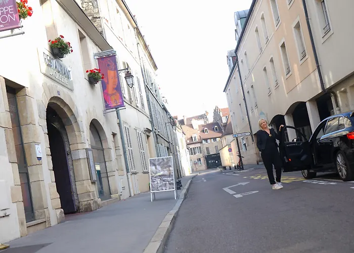 Hotel Maison Philippe Le Bon Hotel, Restaurant & Bar Le 19