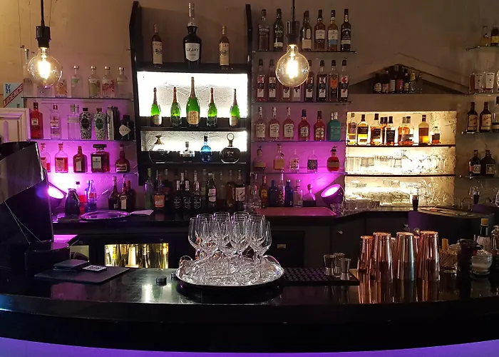 Maison Philippe Le Bon Hotel, Restaurant & Bar Le 19