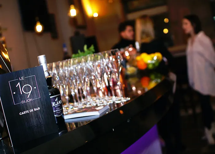 Maison Philippe Le Bon Hotel, Restaurant & Bar Le 19