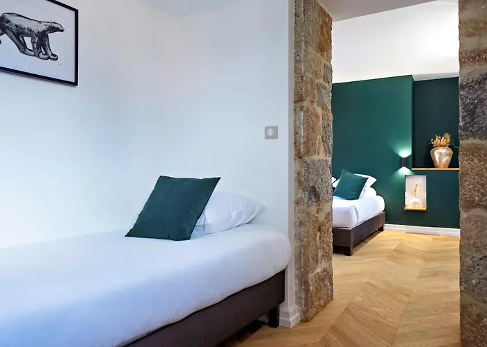 Maison Philippe Le Bon Hotel, Restaurant & Bar Le 19 Hotel 4*