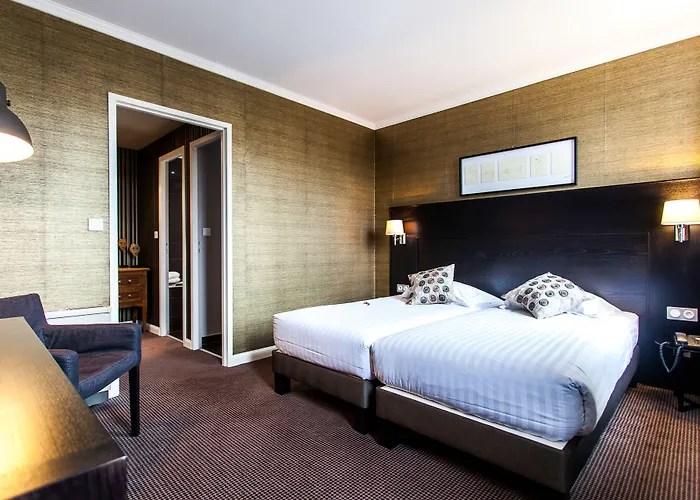 Hotel Maison Philippe Le Bon Hotel, Restaurant & Bar Le 19 4*