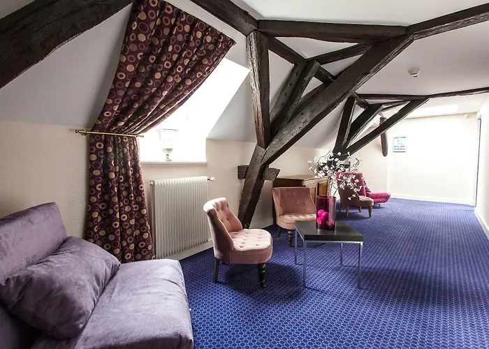 Hotel Maison Philippe Le Bon Hotel, Restaurant & Bar Le 19 4*