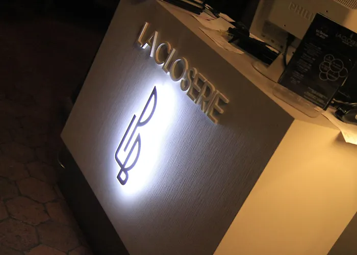 Maison Philippe Le Bon Hotel, Restaurant & Bar Le 19 4*