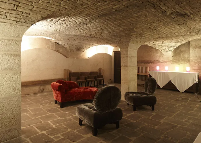 Maison Philippe Le Bon Hotel, Restaurant & Bar Le 19 Hotel 4*