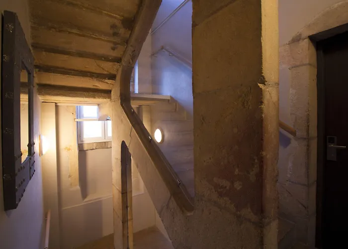 Hotel Maison Philippe Le Bon Hotel, Restaurant & Bar Le 19 4*