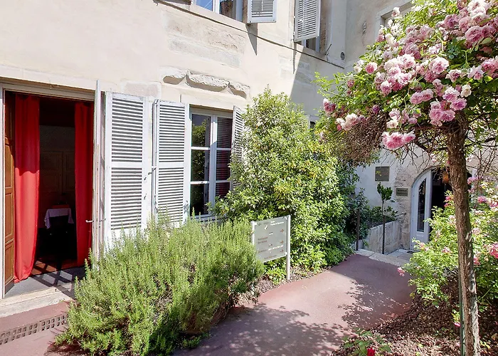 Hotel Maison Philippe Le Bon Hotel, Restaurant & Bar Le 19