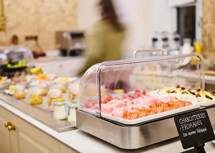 Hotel Maison Philippe Le Bon Hotel, Restaurant & Bar Le 19 4*