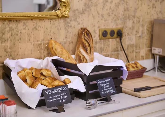 Maison Philippe Le Bon Hotel, Restaurant & Bar Le 19