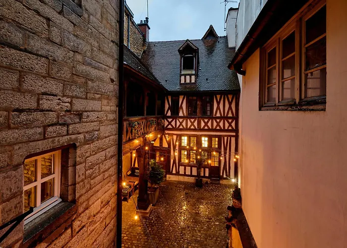 Maison Philippe Le Bon Hotel, Restaurant & Bar Le 19 Hotel