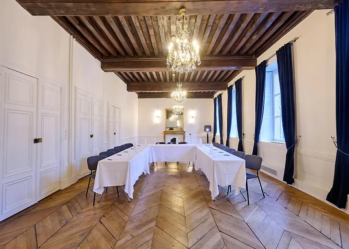 Maison Philippe Le Bon Hotel, Restaurant & Bar Le 19